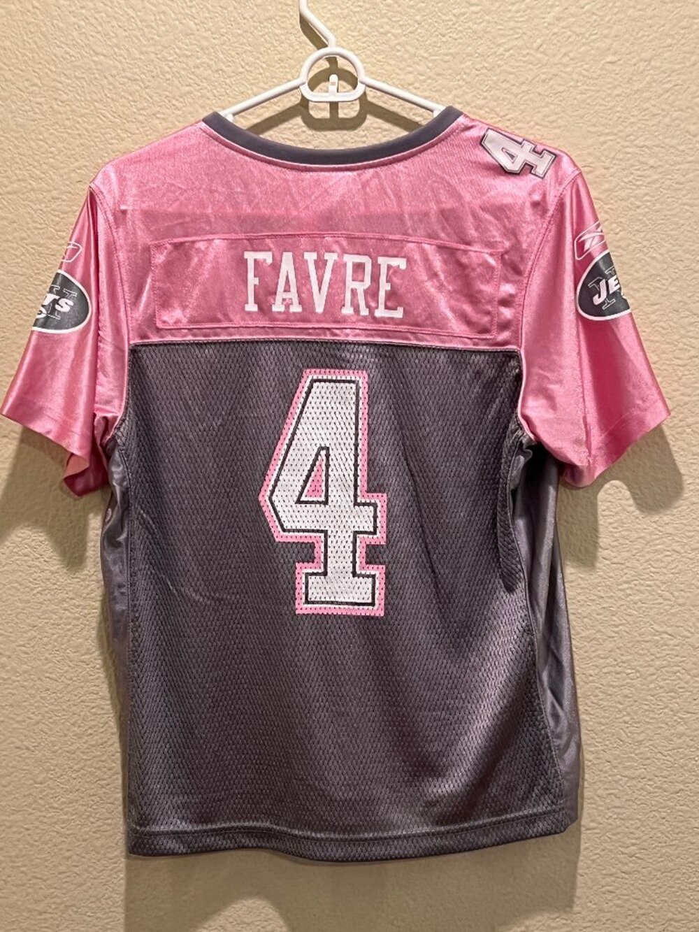 Reebok New York Jets Brett Favre #4 NFL Jersey Womens Size L Pink